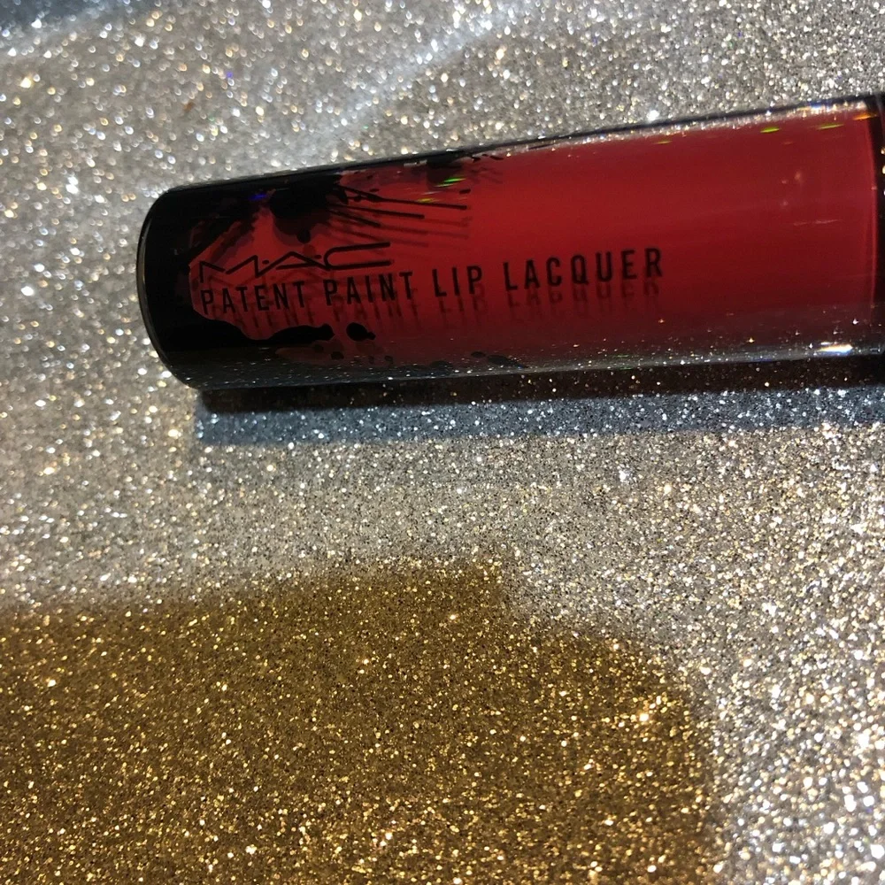 BNIB! MAC Patent Paint Lip Lacquer in SLICK FLICK 593 👄